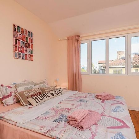 Spacious And Cozy 3 Bedroom Apartment In Downtown صوفيا المظهر الخارجي الصورة