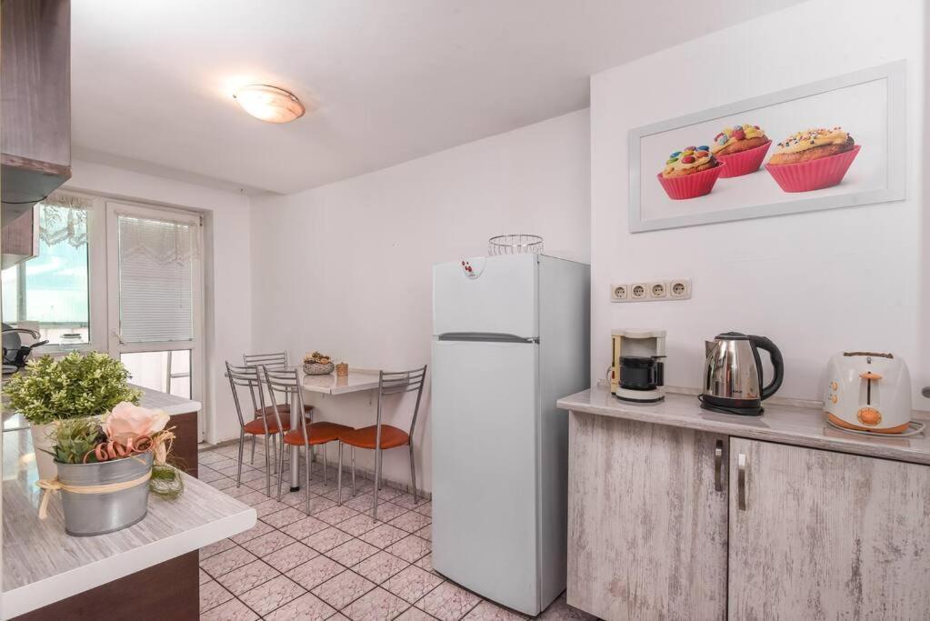 Spacious And Cozy 3 Bedroom Apartment In Downtown صوفيا المظهر الخارجي الصورة